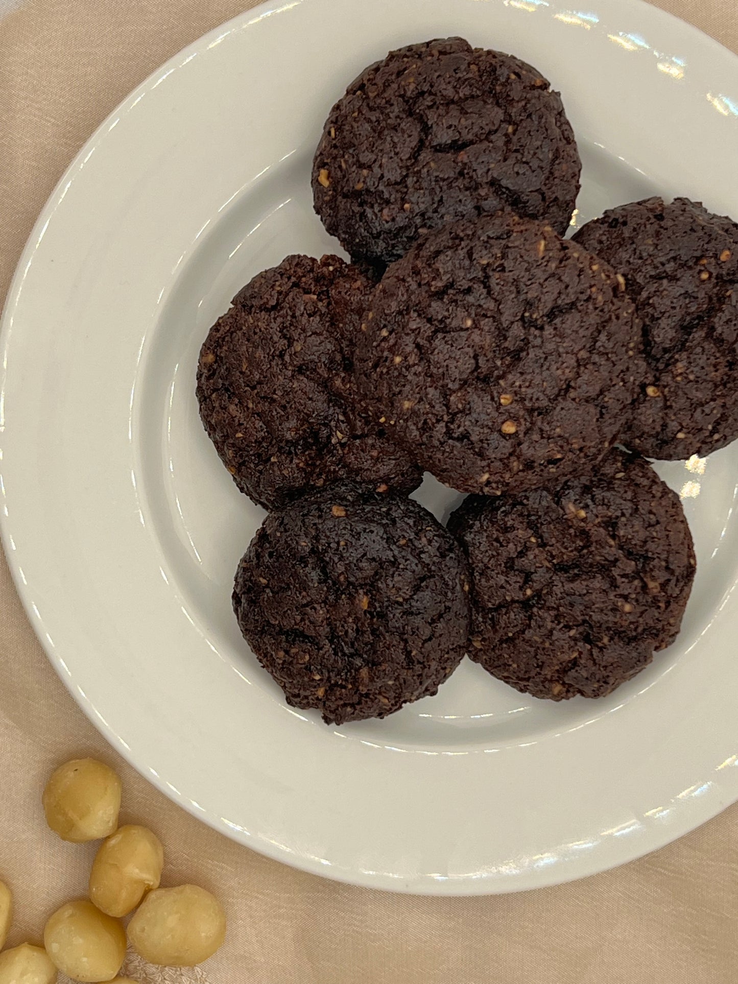 CHOC MACADAMIA NUT COOKIES