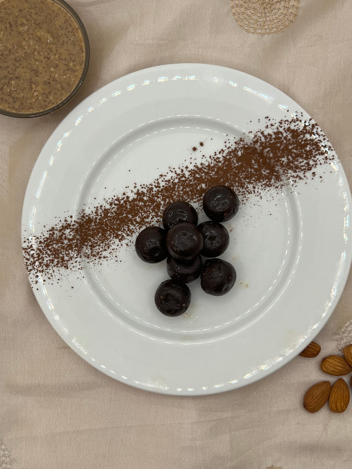 CHOCOLATE BROWNIE DATE BALLS BITE SIZE