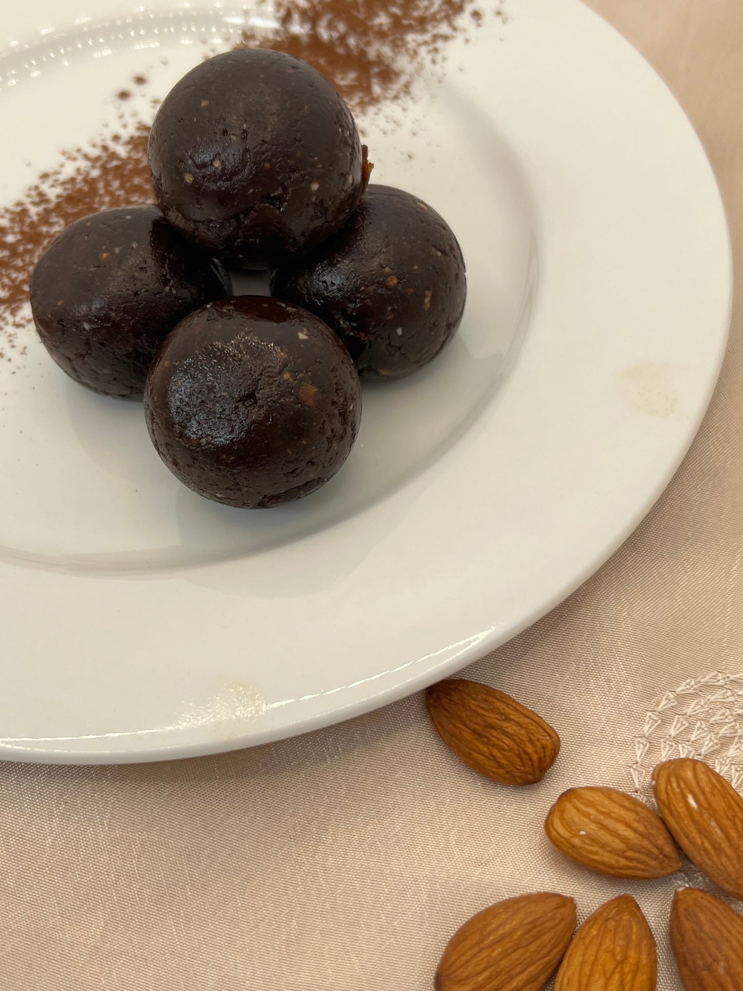 CHOCOLATE BROWNIE DATE BALLS
